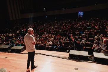 Primeira Infância - “Educação é o instrumento que transforma o mundo”, afirma Cícero Lucena na abertura do 5º Festival de Arte
