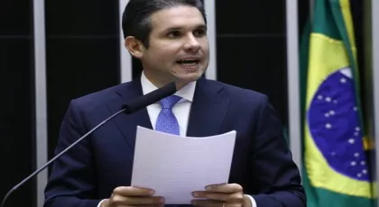 Motta quer acordo com STF para aumentar número de deputados federais sem elevar gastos 